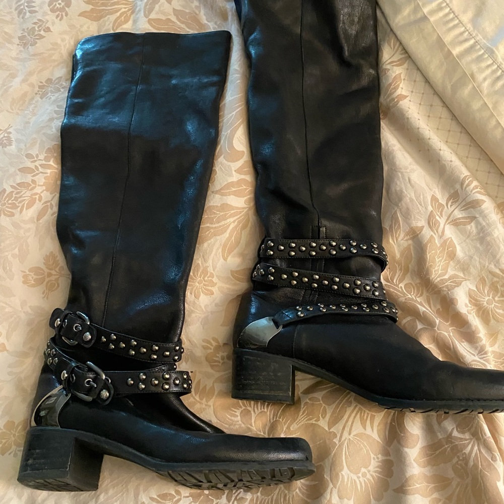 Stuart weitzmam boots size 7